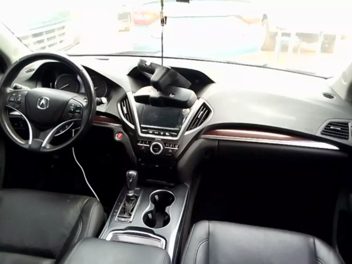 interiorFront