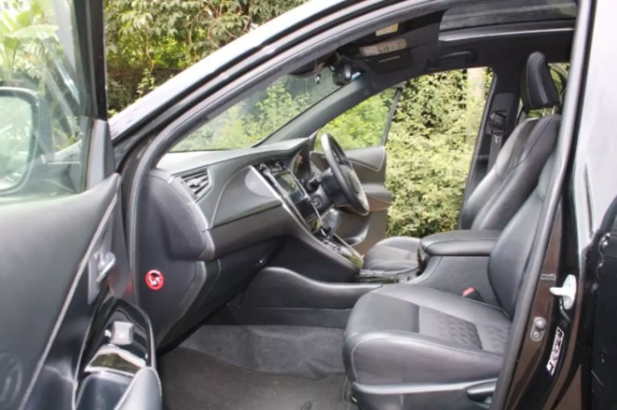 interiorFront