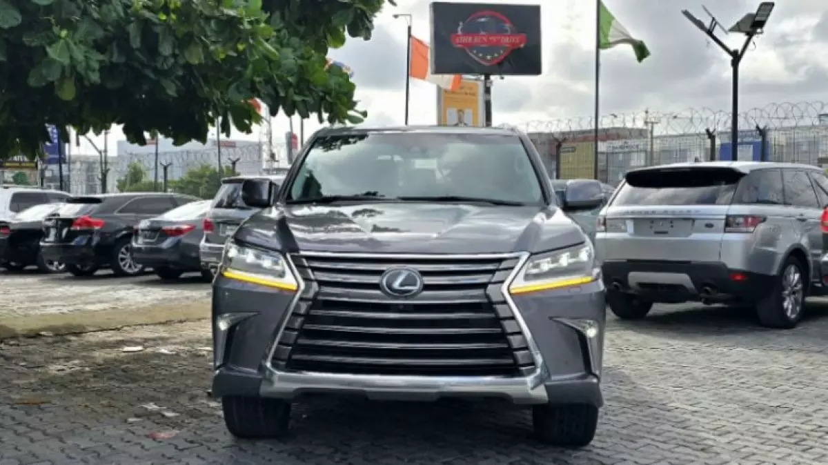 Lexus 570 - 2016