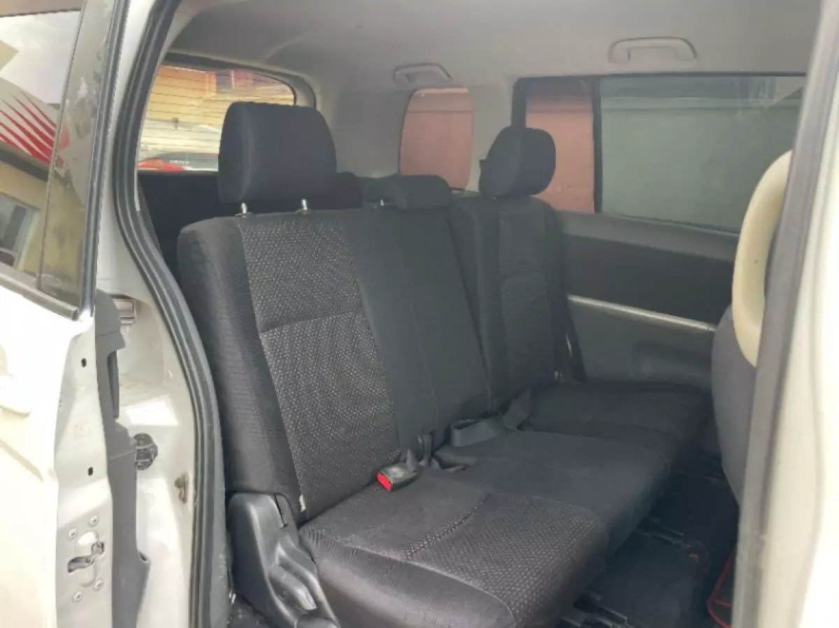 interiorBack