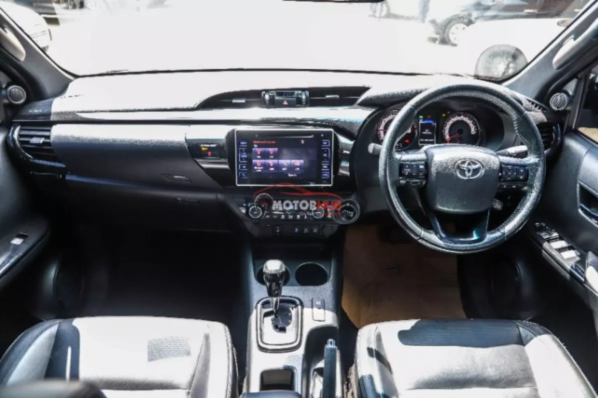 interiorFront