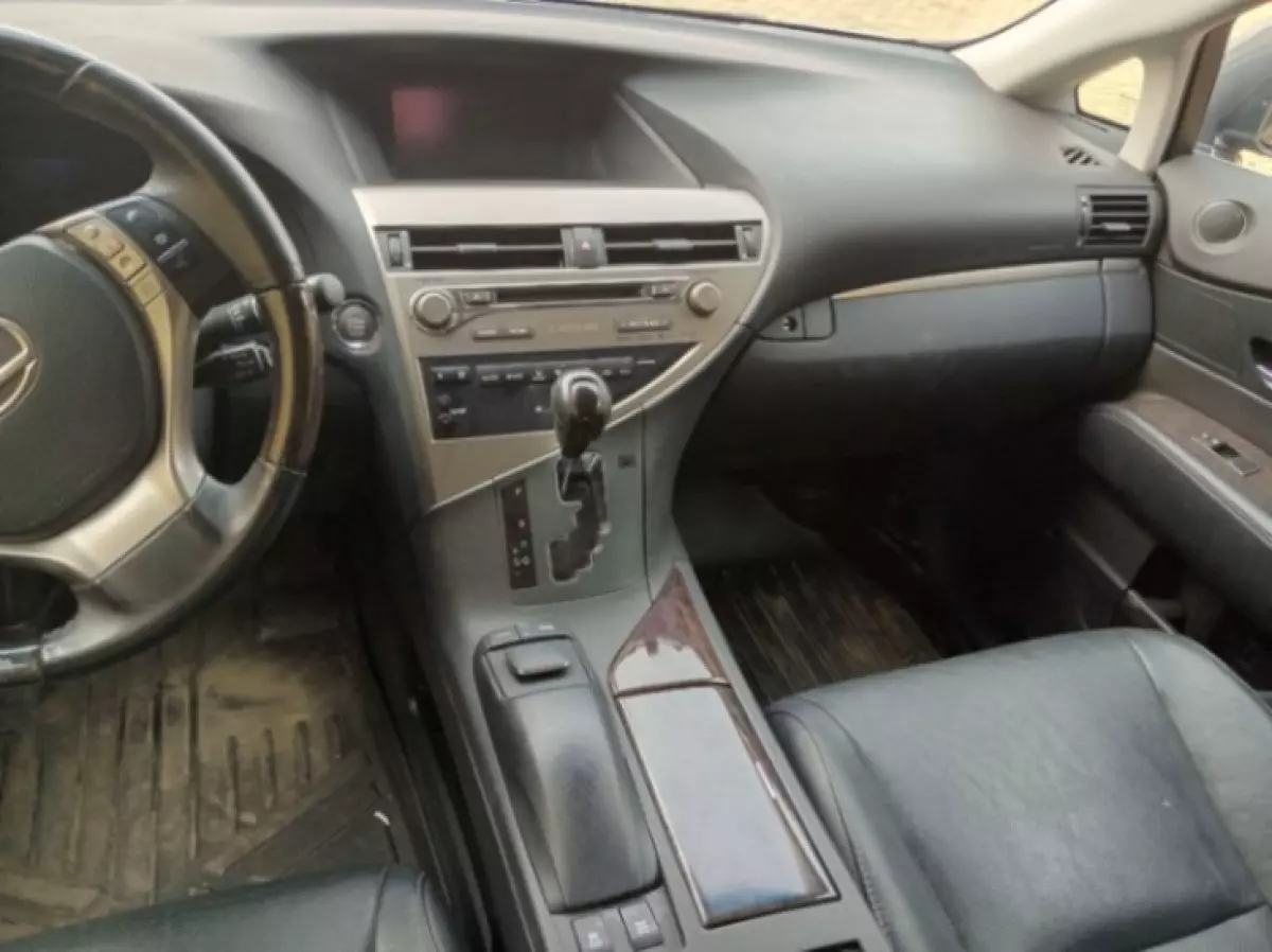 interiorFront
