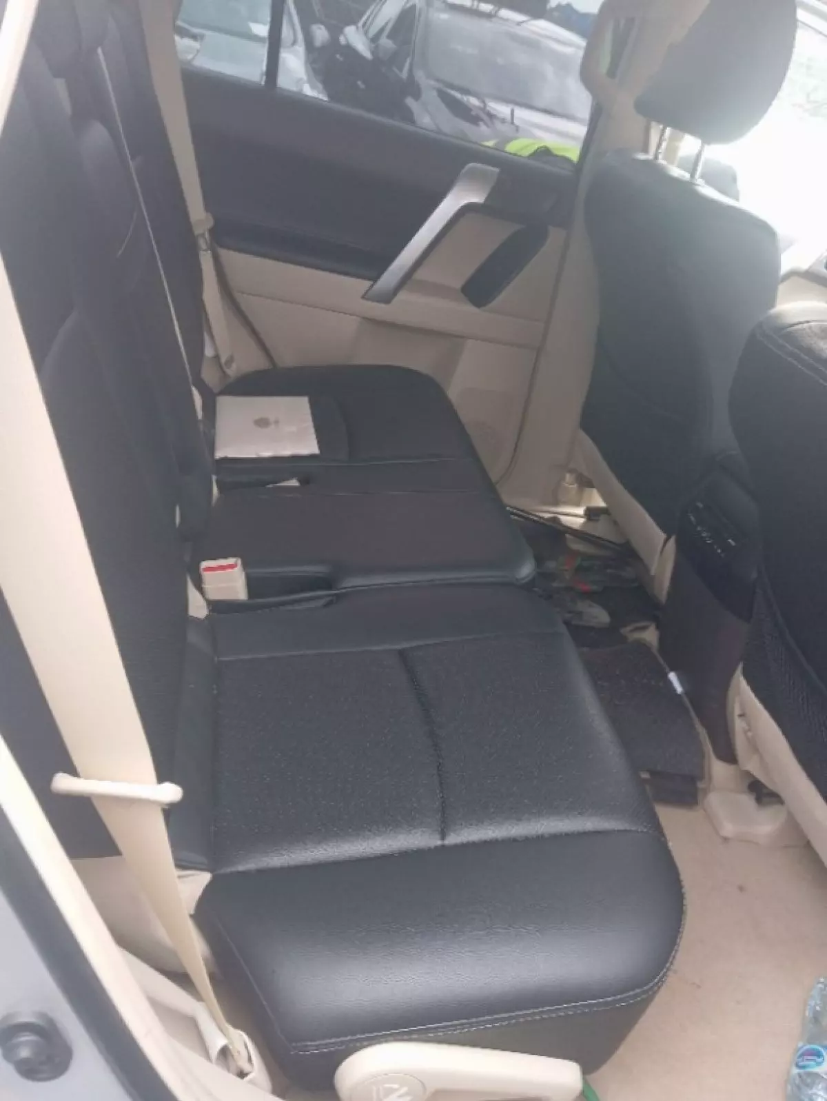 interiorBack