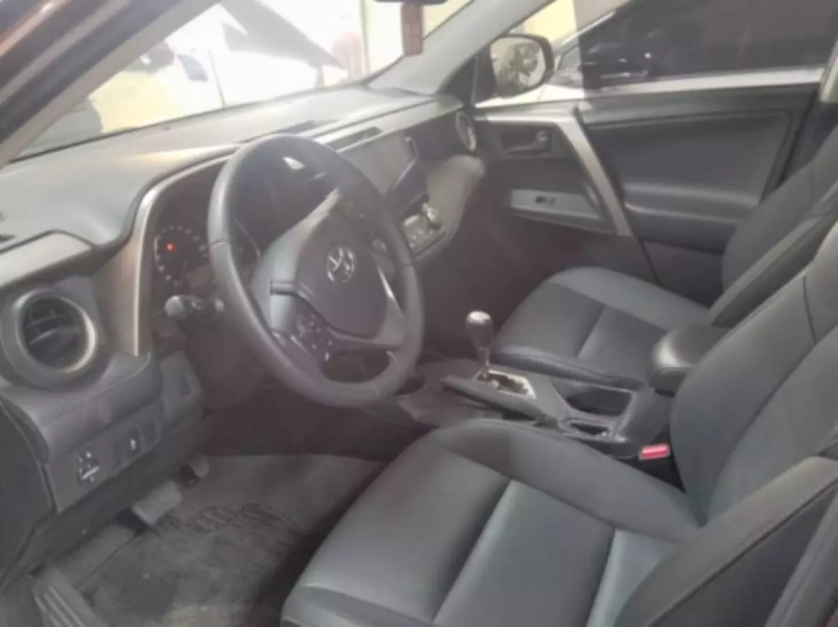 interiorFront