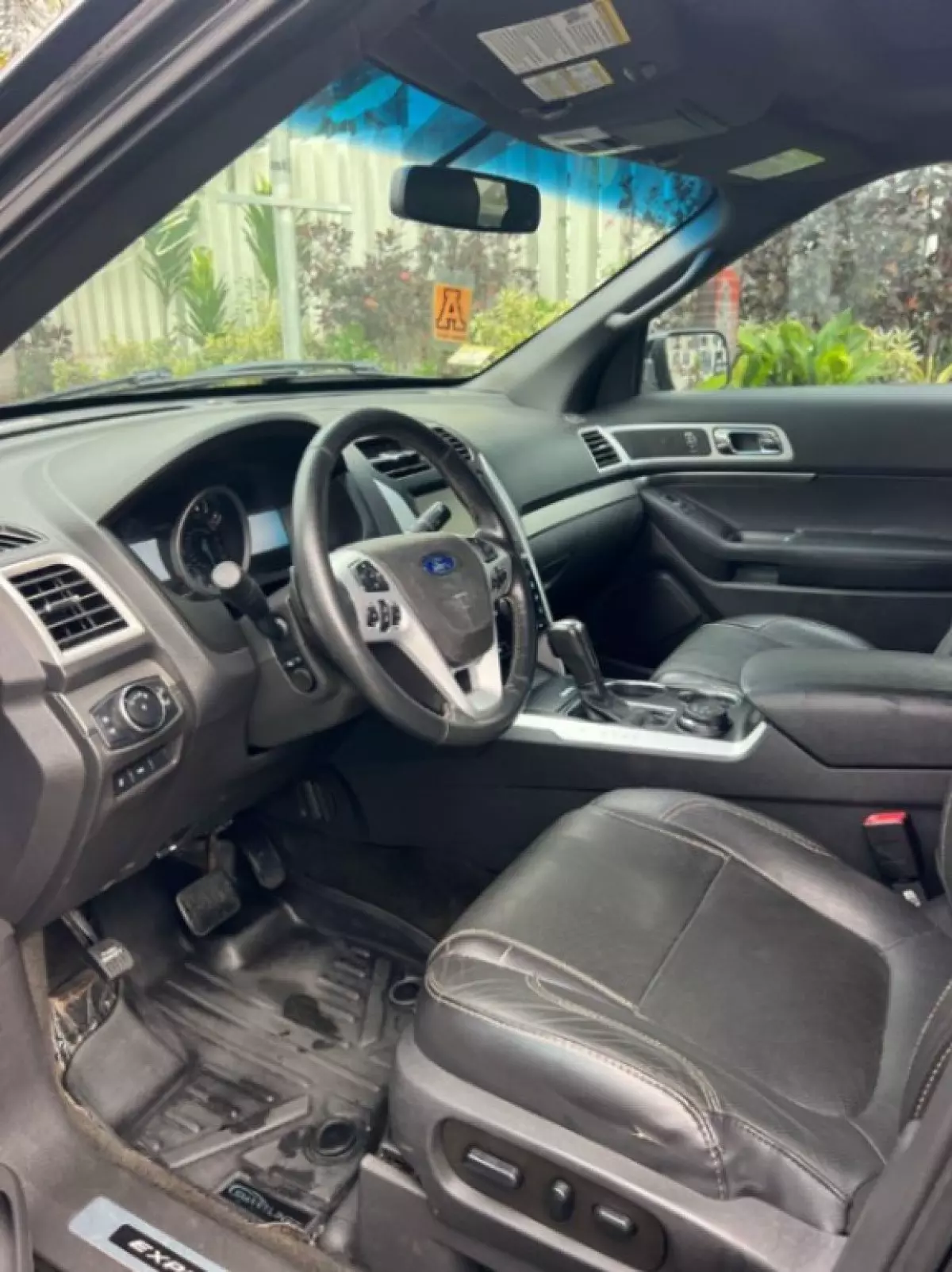 interiorFront