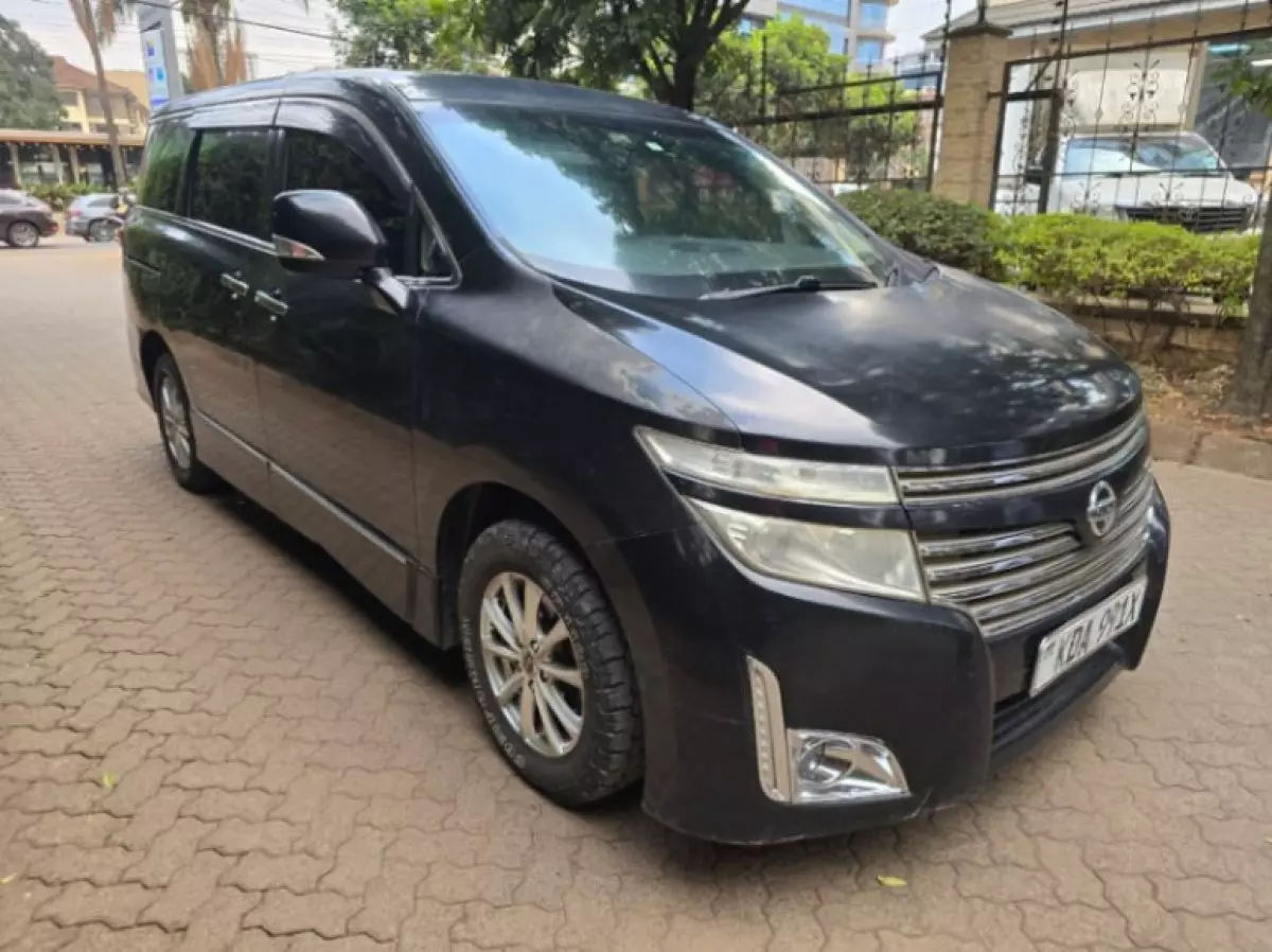 Nissan Elgrand - 2013
