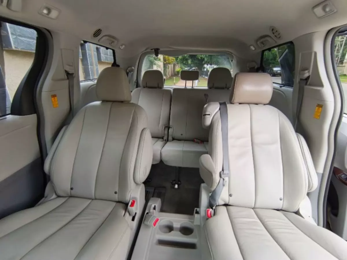 interiorBack