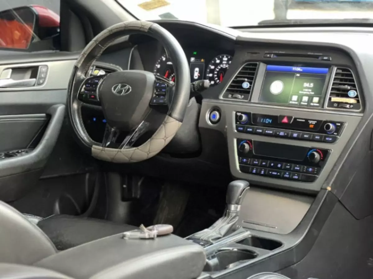 interiorFront