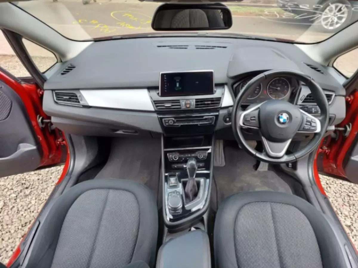 interiorFront