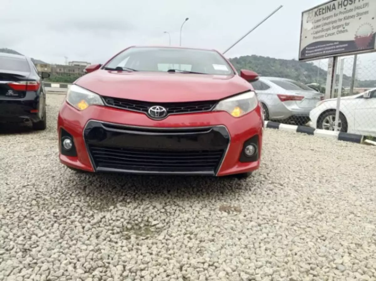 Toyota Corolla Sport - 2015