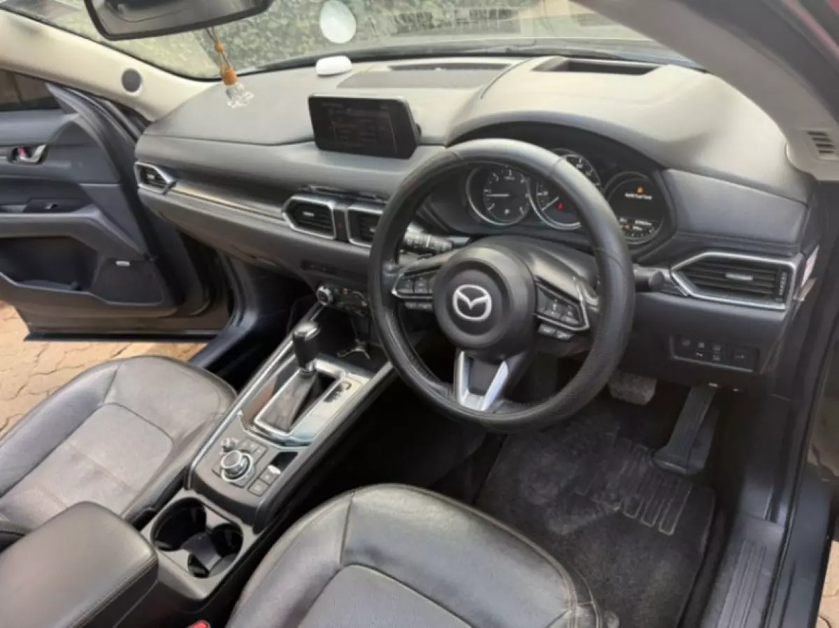 interiorFront