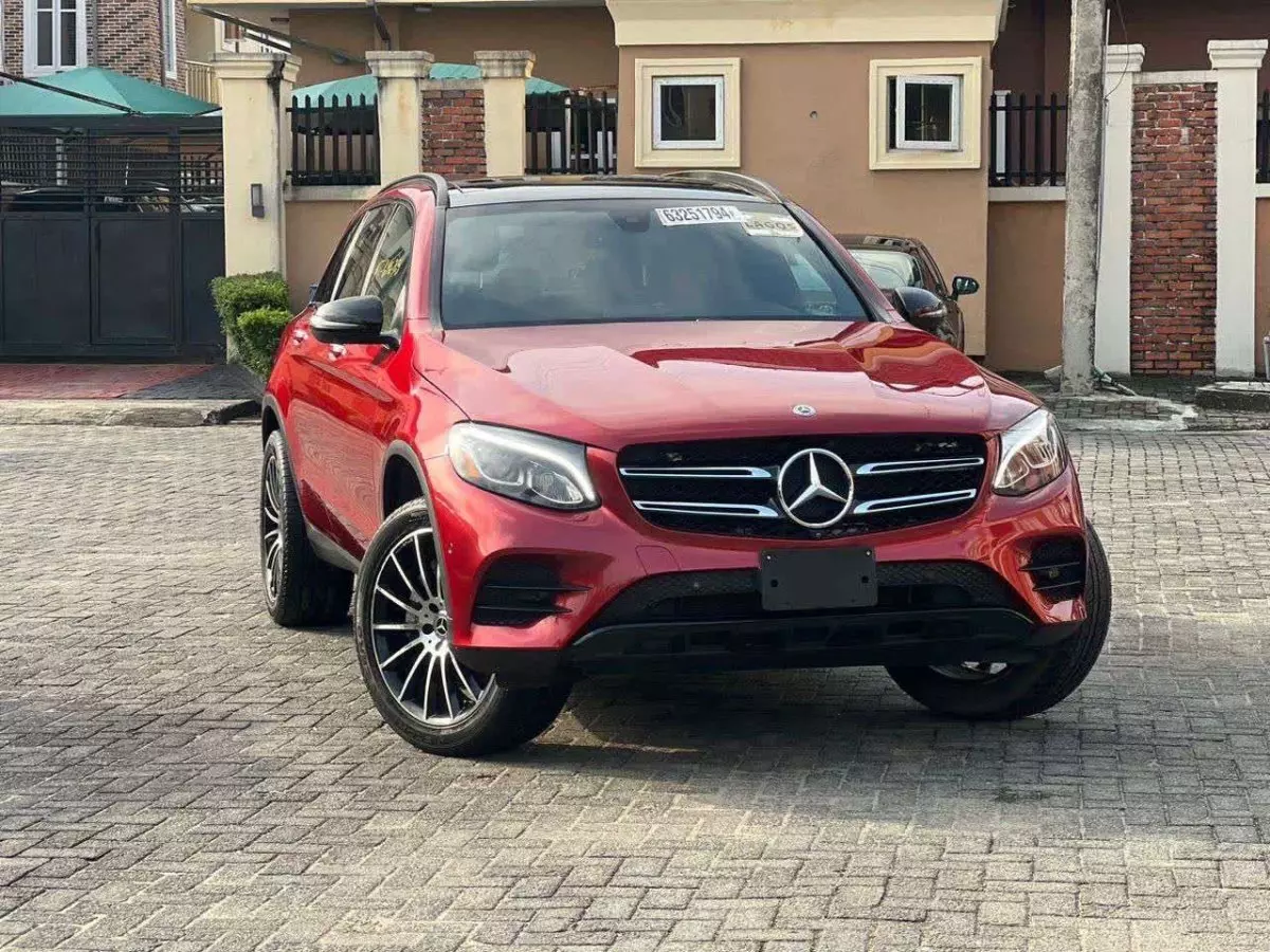 Mercedes-Benz GLC 300 - 2018