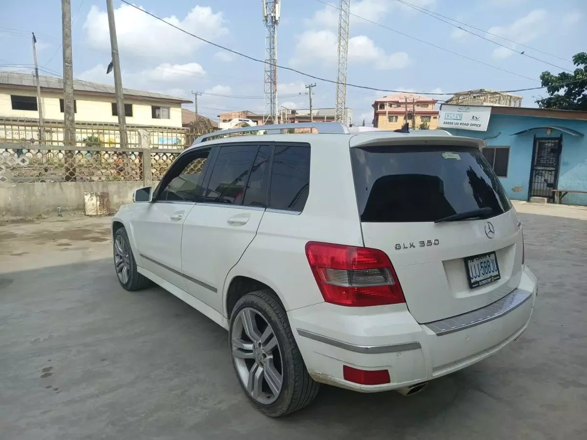 car Right Back