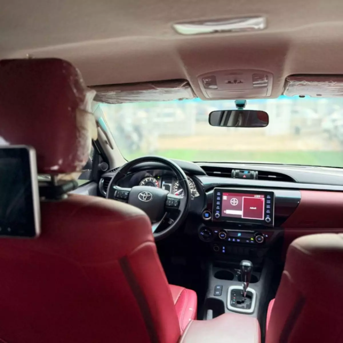 interiorFront