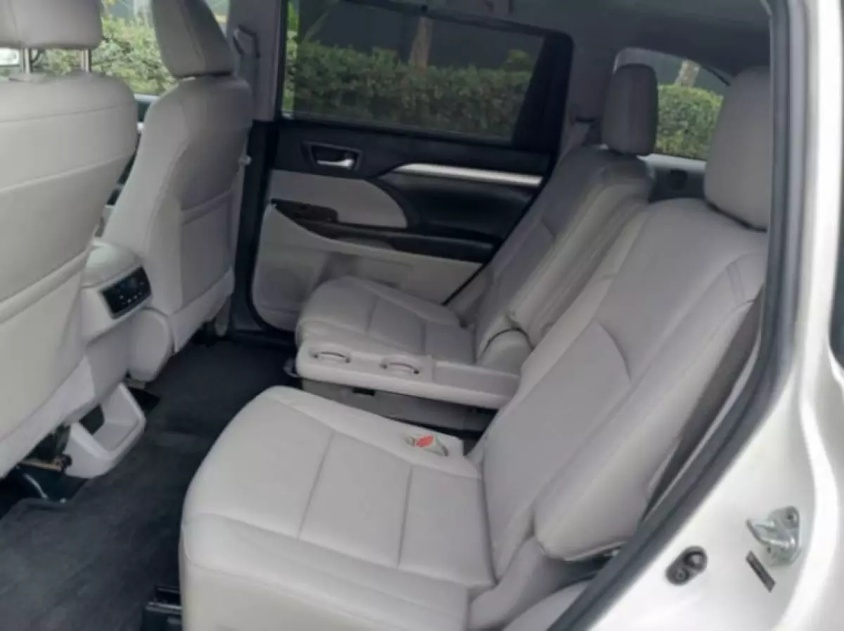 interiorBack