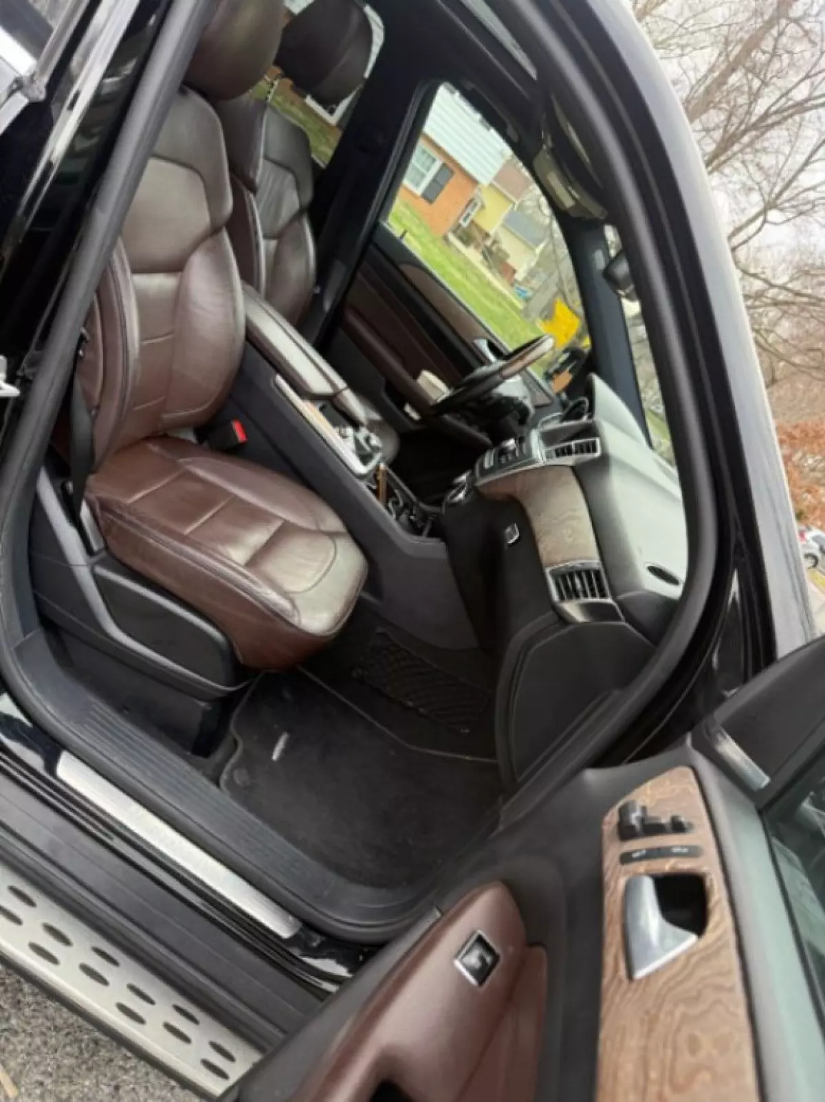 interiorFront