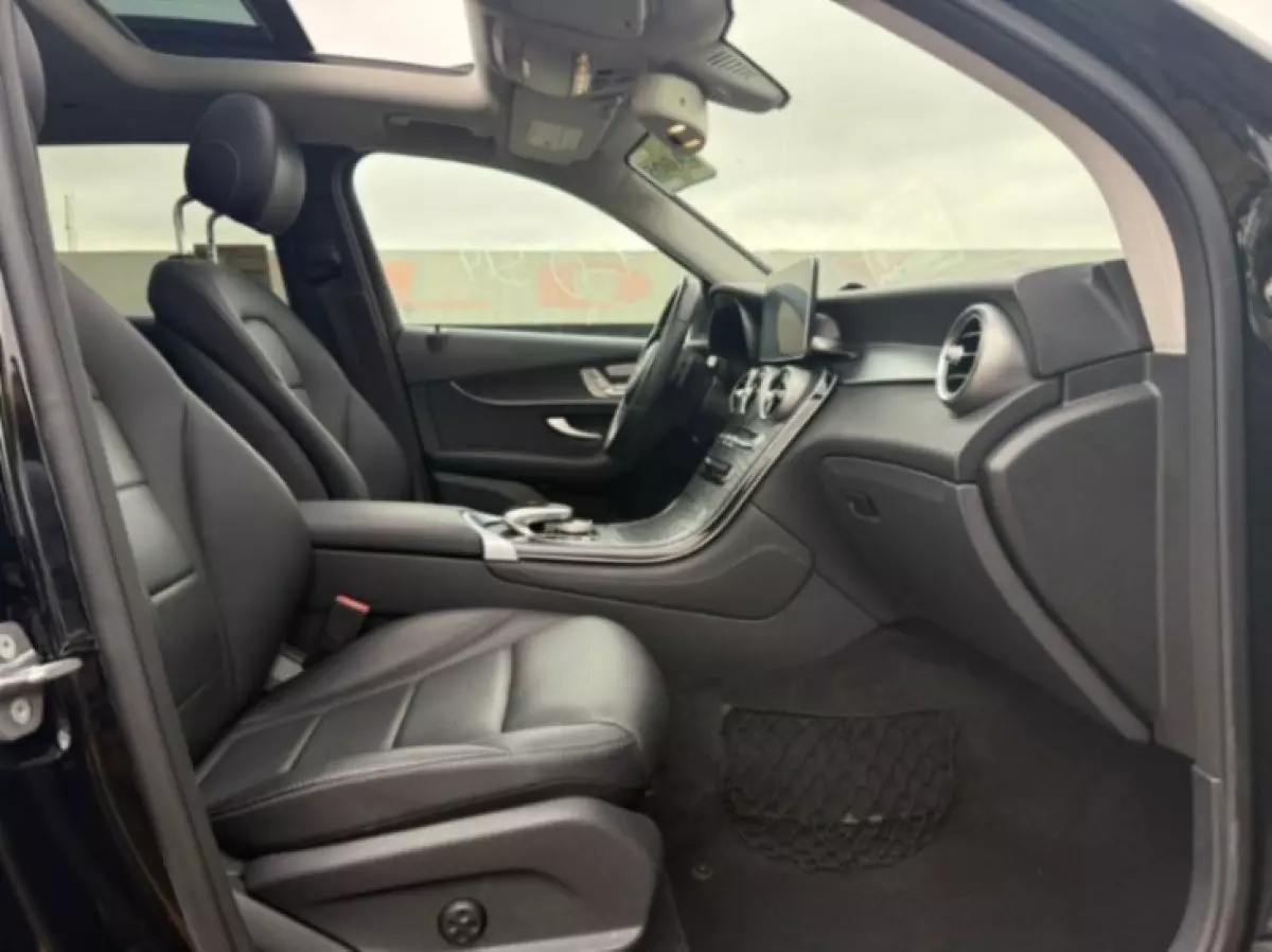 interiorFront