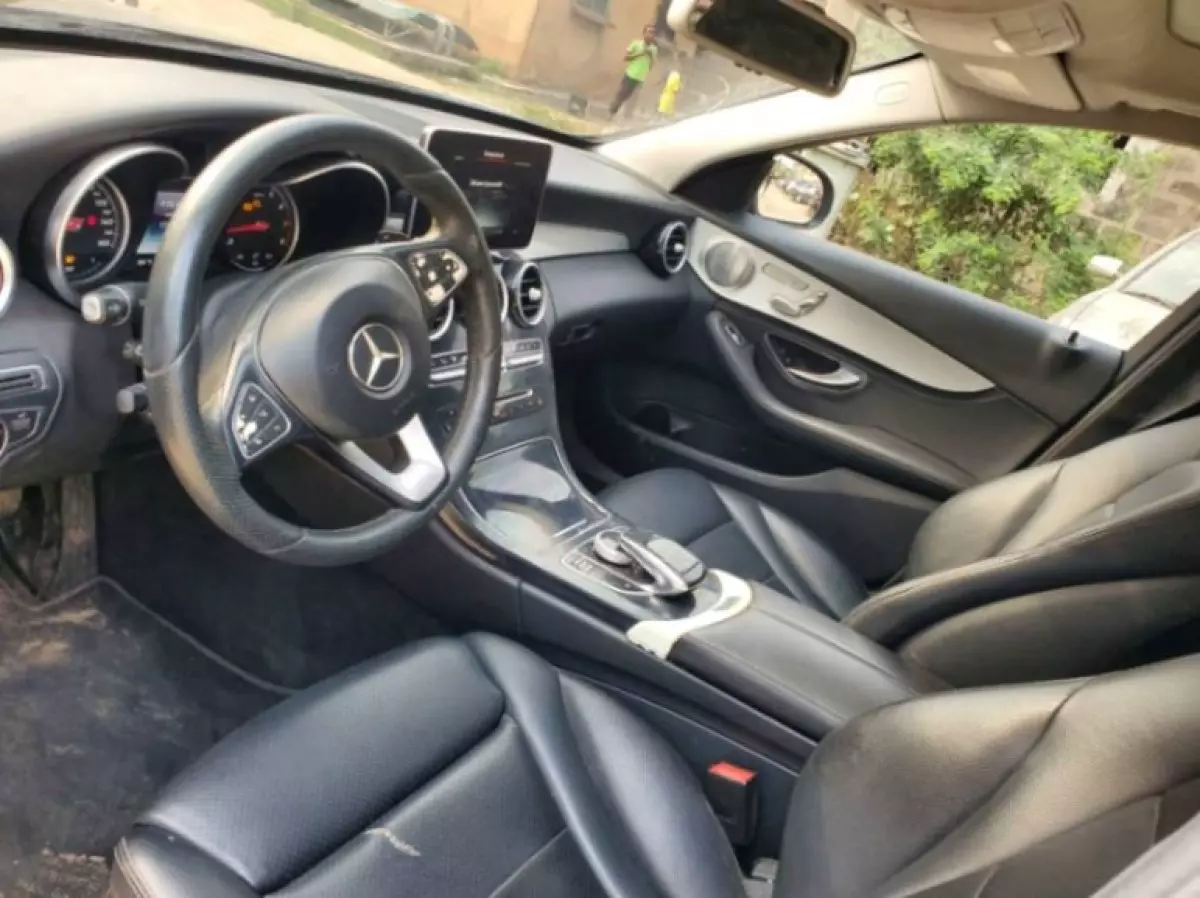 interiorFront