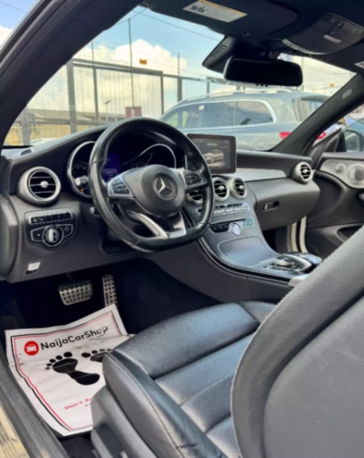 interiorFront