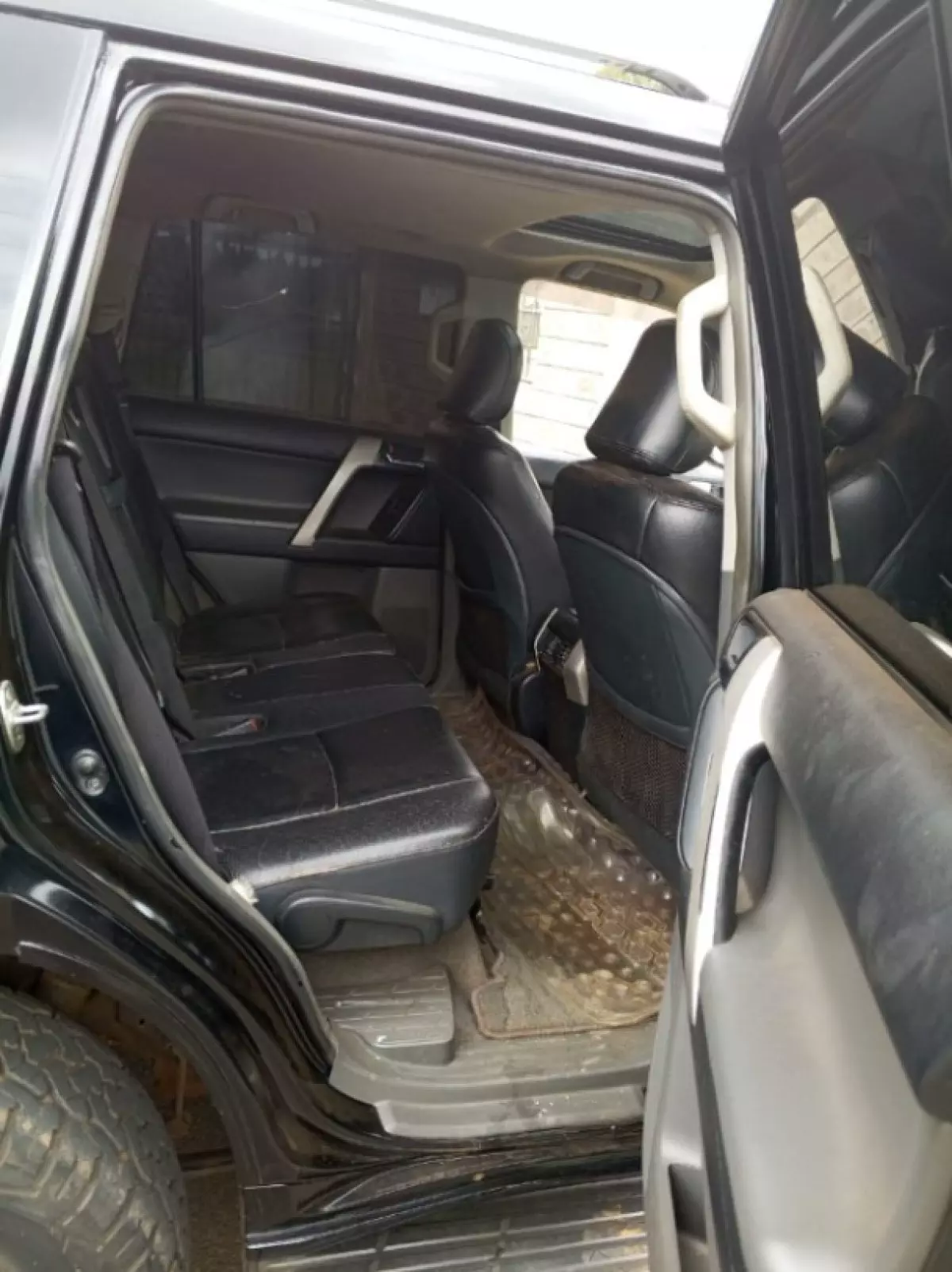 interiorBack