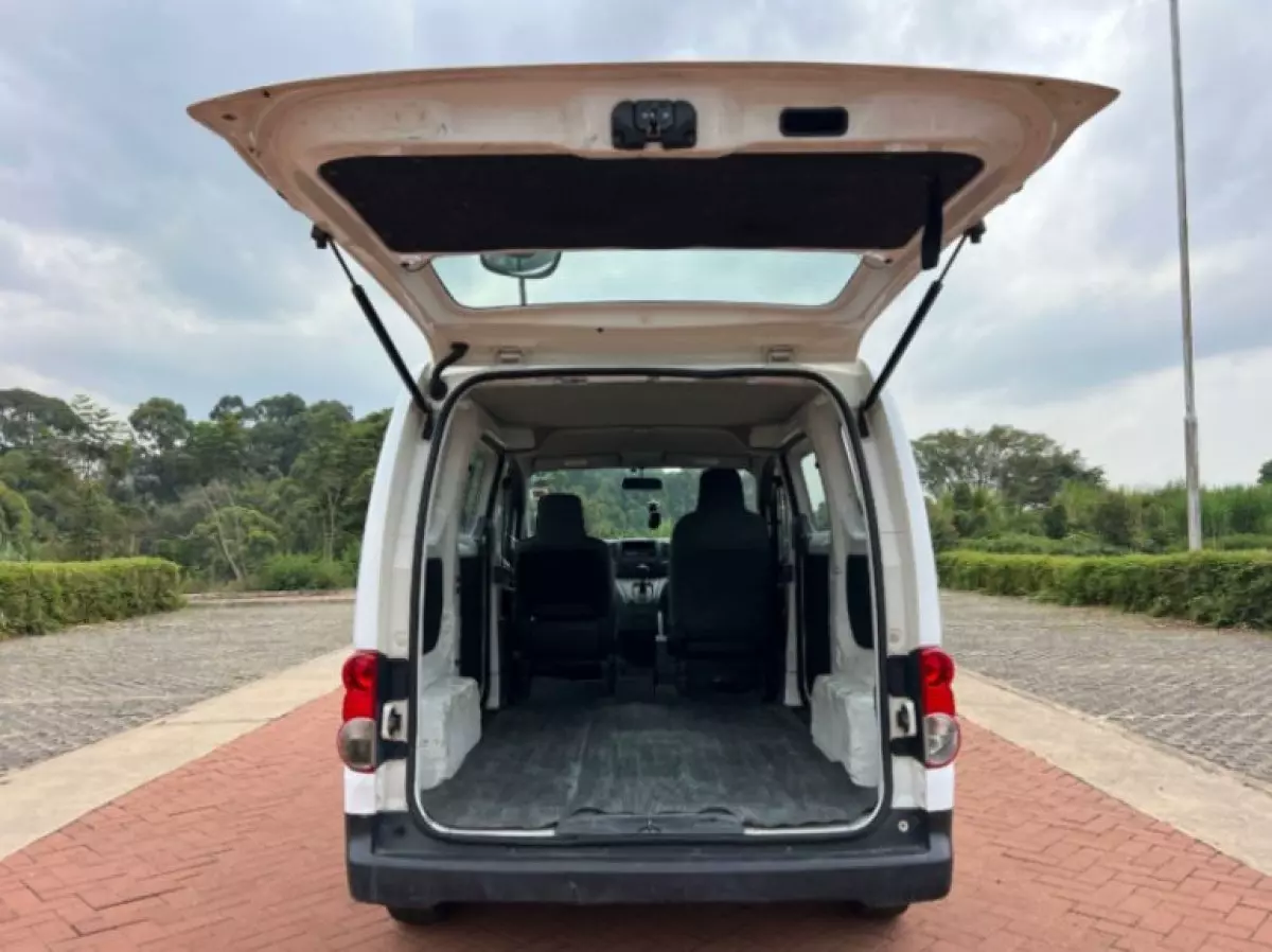 interiorBack