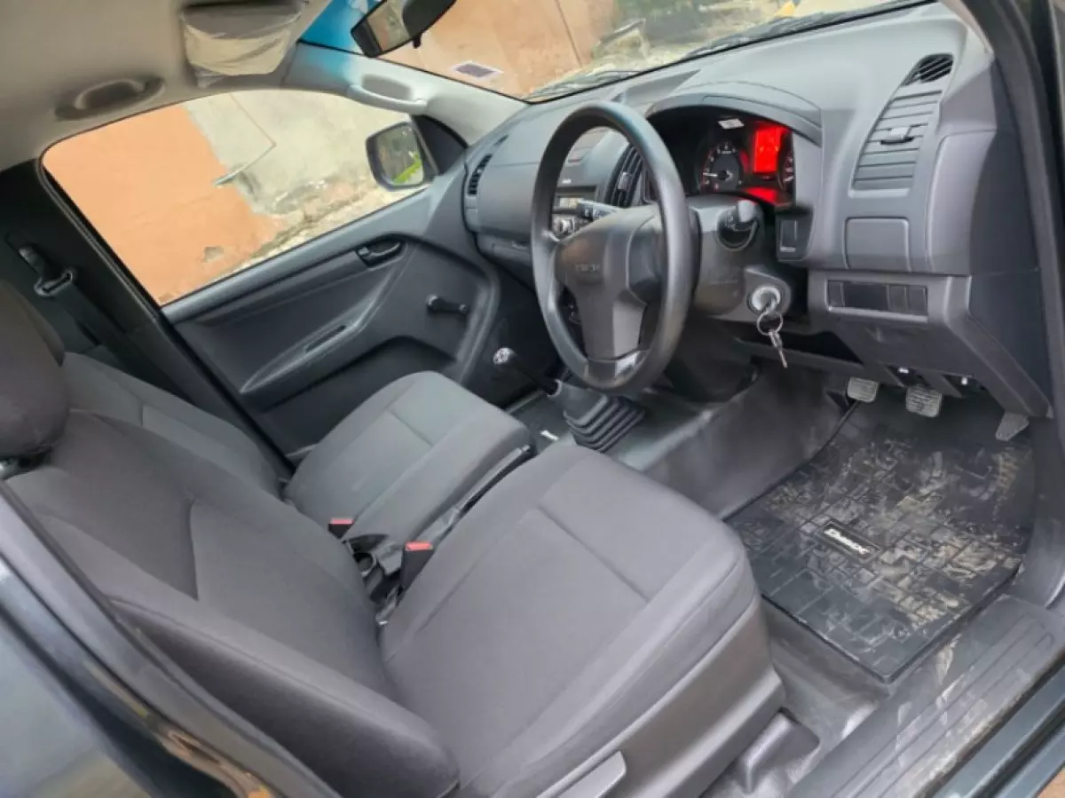 interiorFront