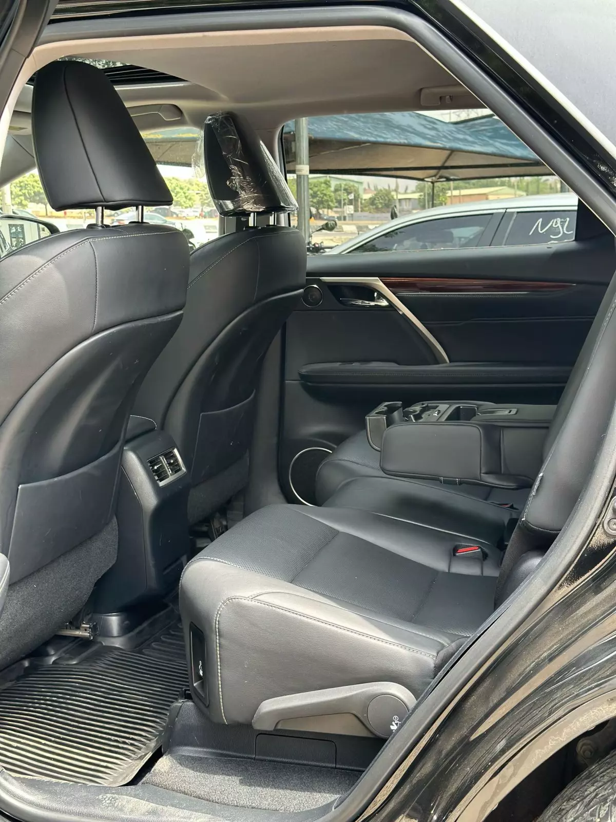 interiorBack
