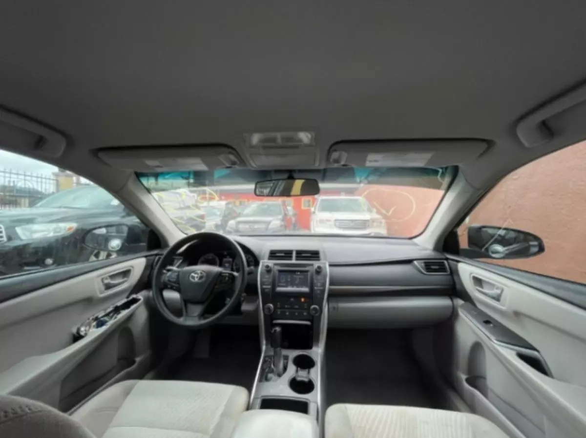 interiorFront