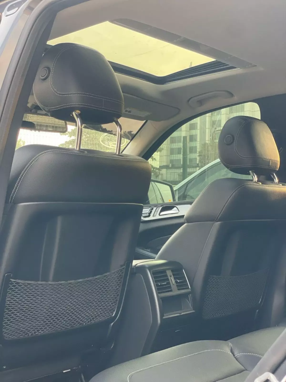 interiorFront