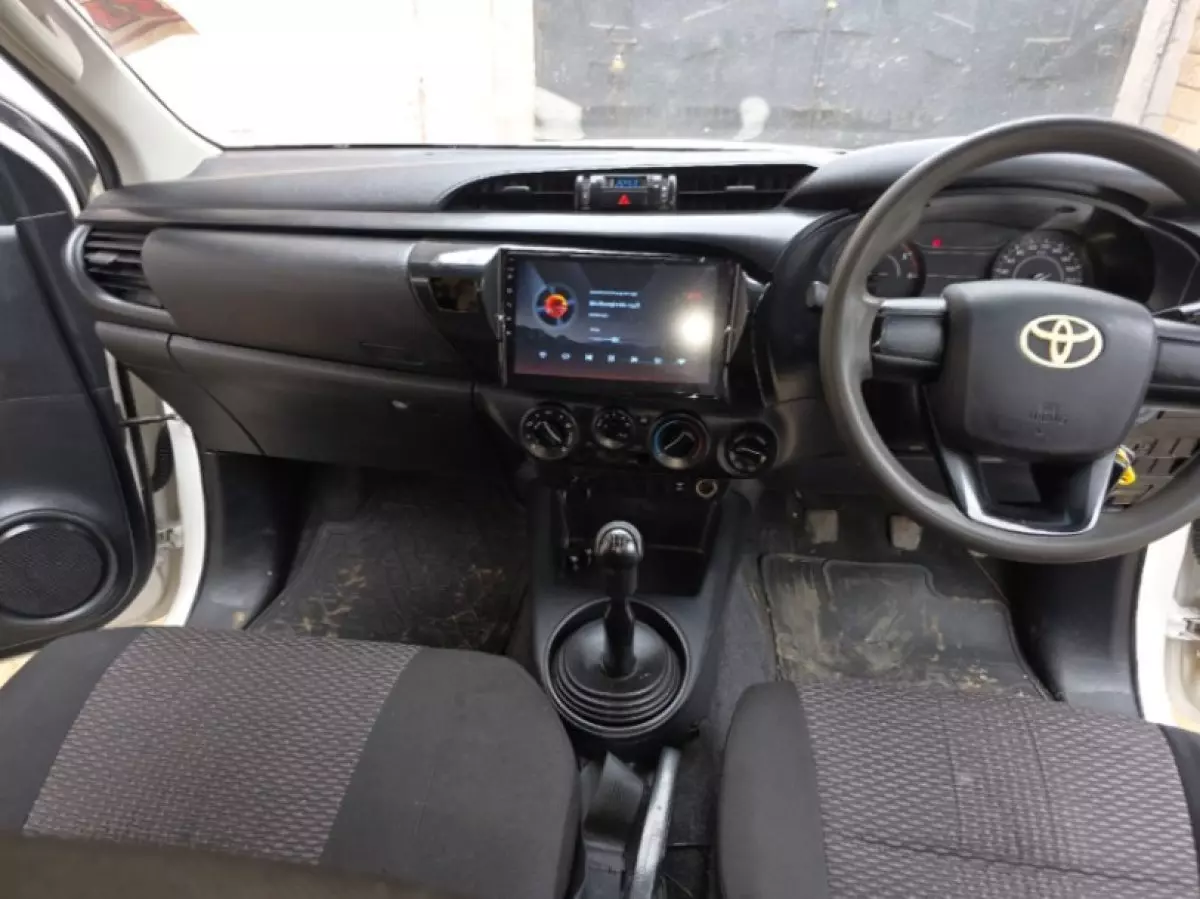 interiorFront