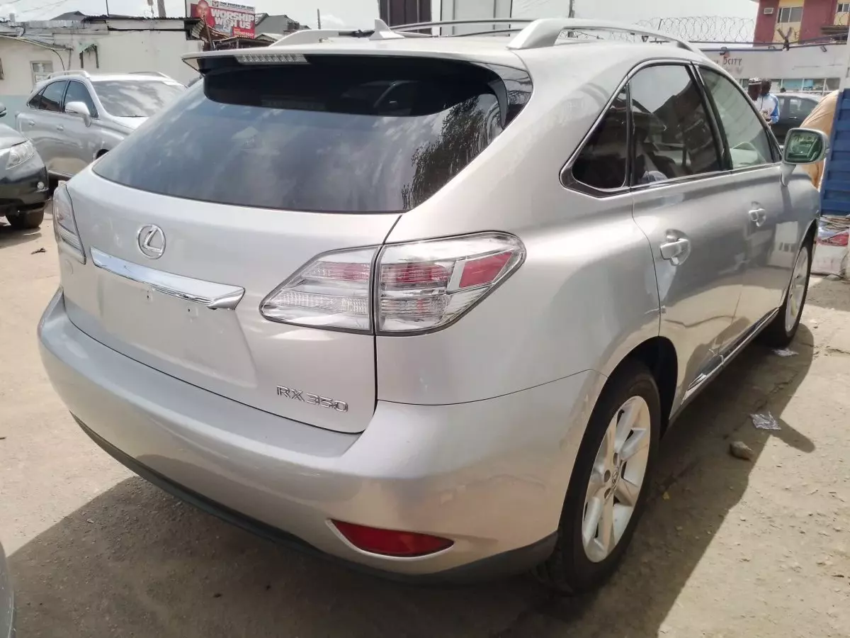 car Right Back
