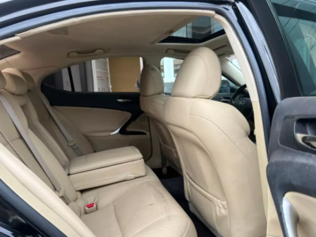 interiorBack