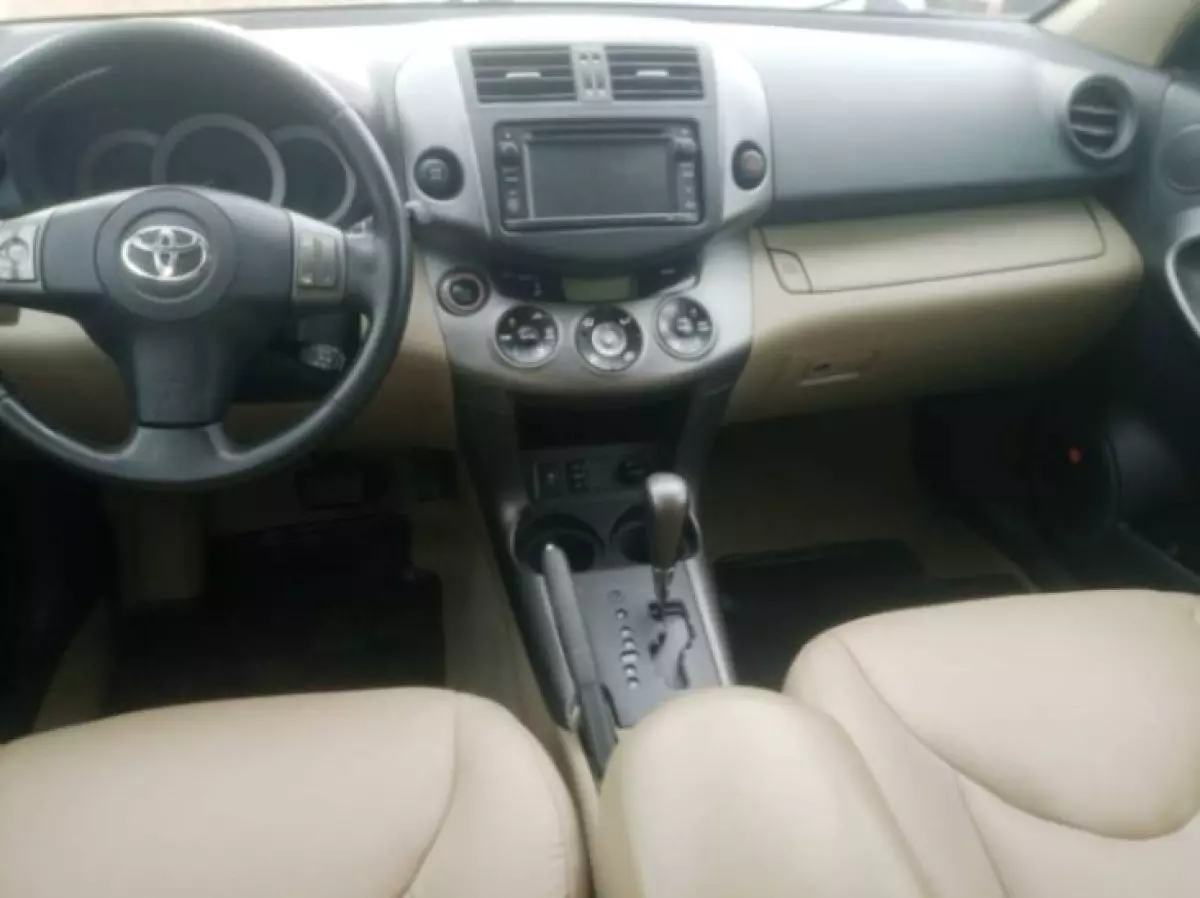 interiorFront