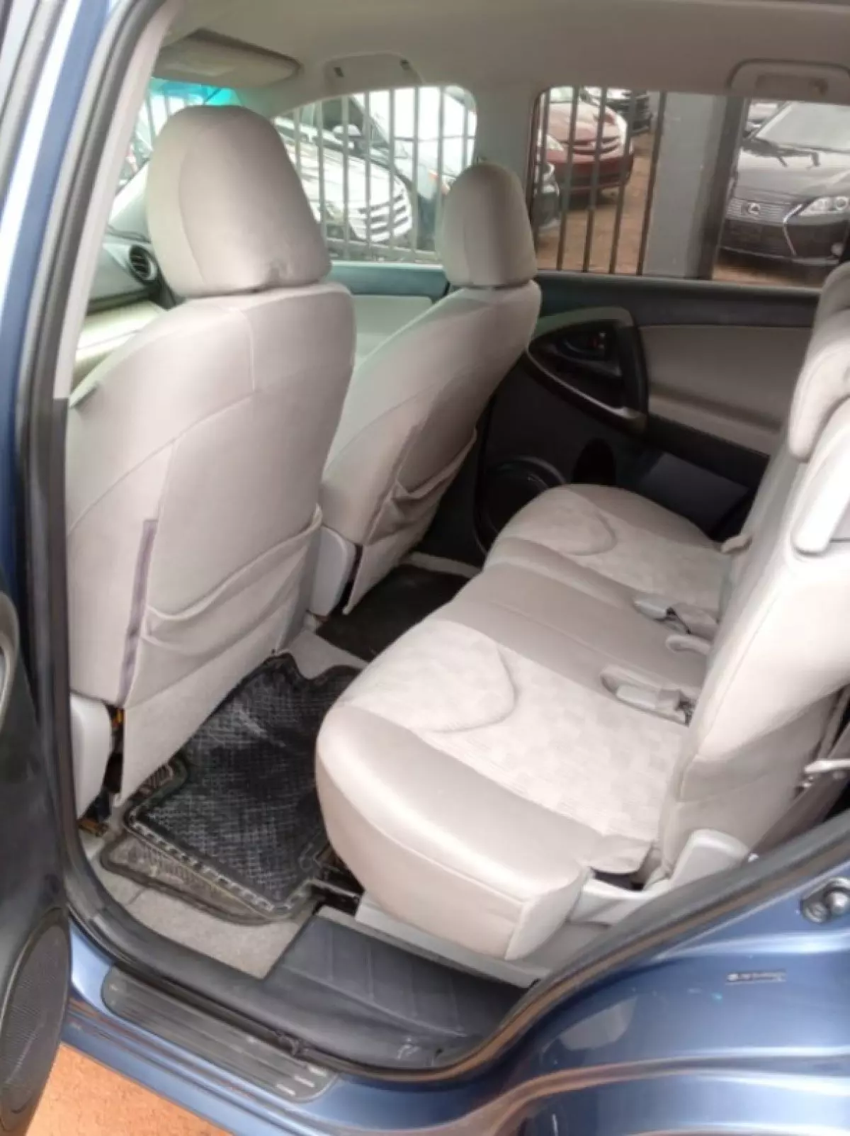 interiorBack