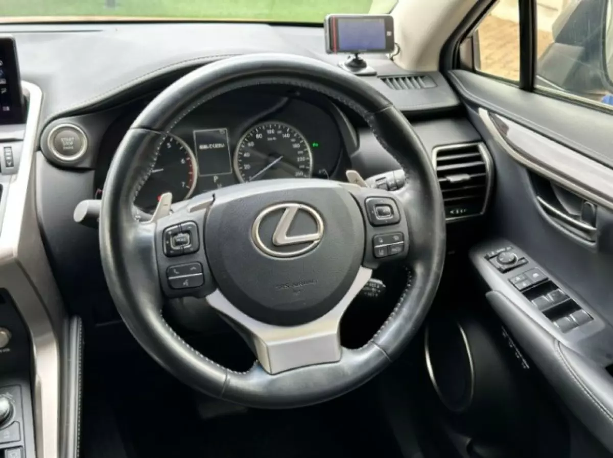 interiorFront
