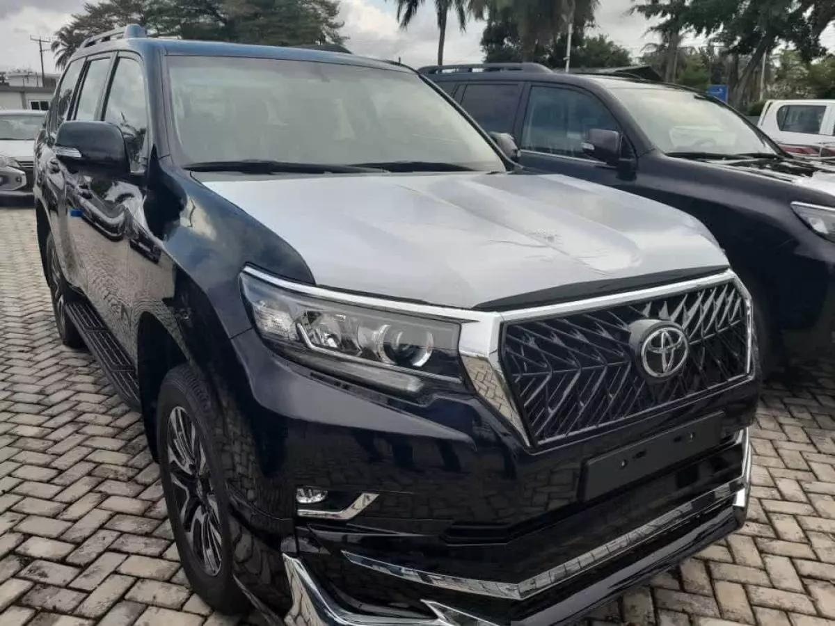 Toyota Landcruiser Prado - 2023