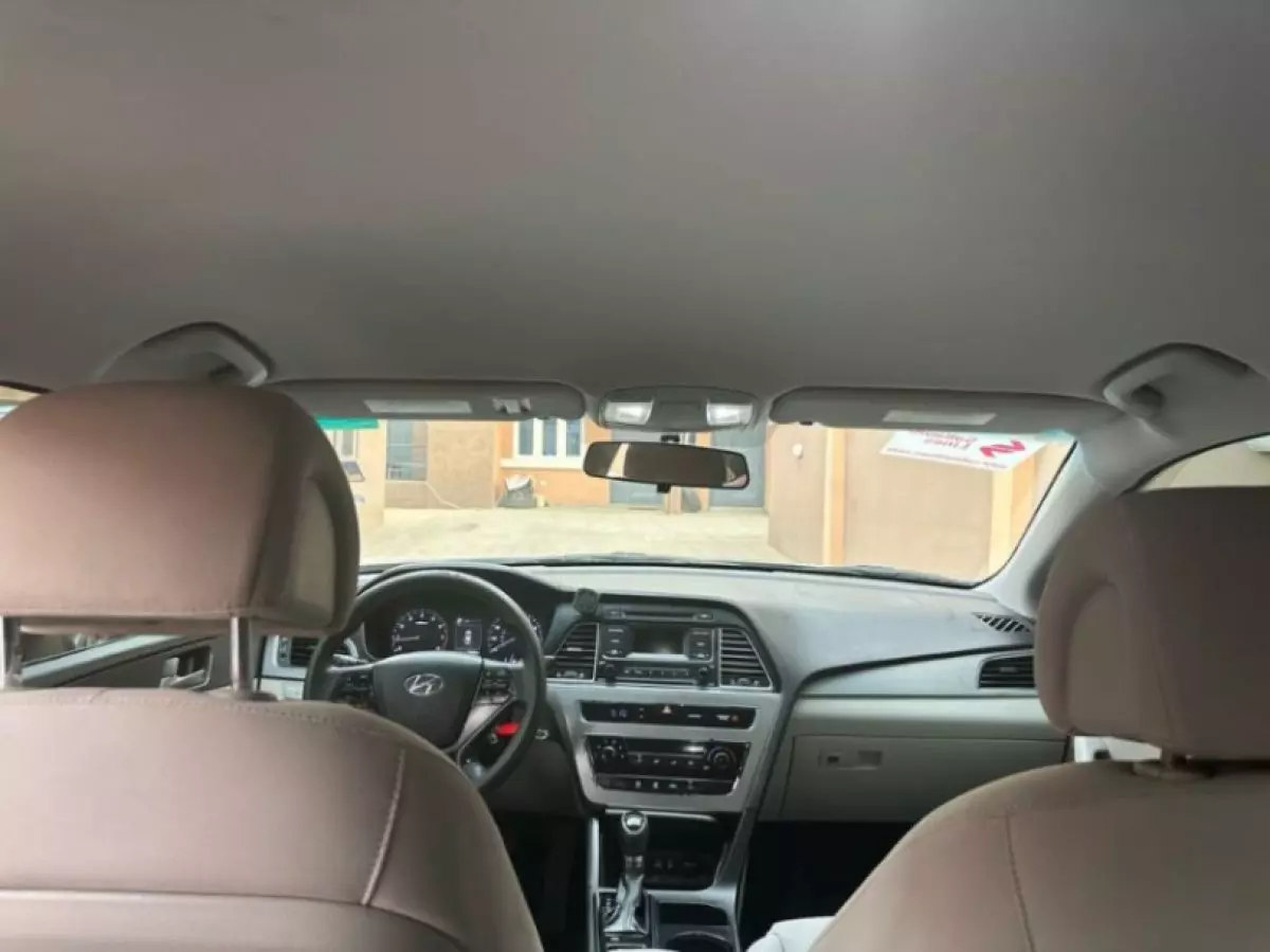 interiorFront
