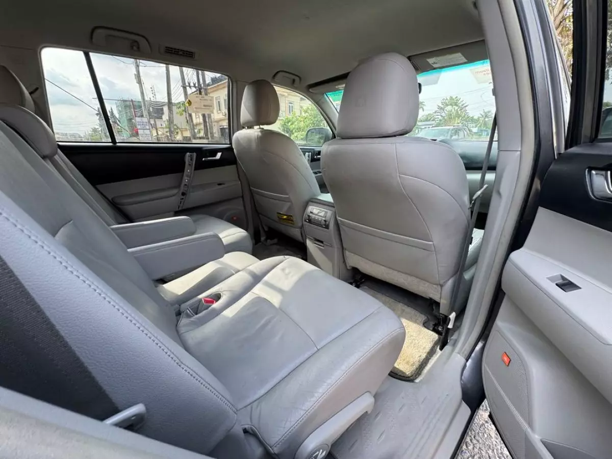 interiorBack