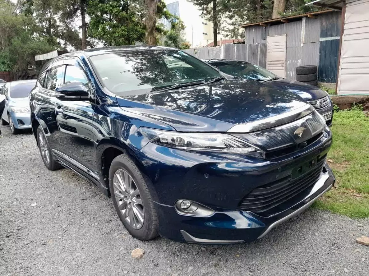 Toyota Harrier - 2016
