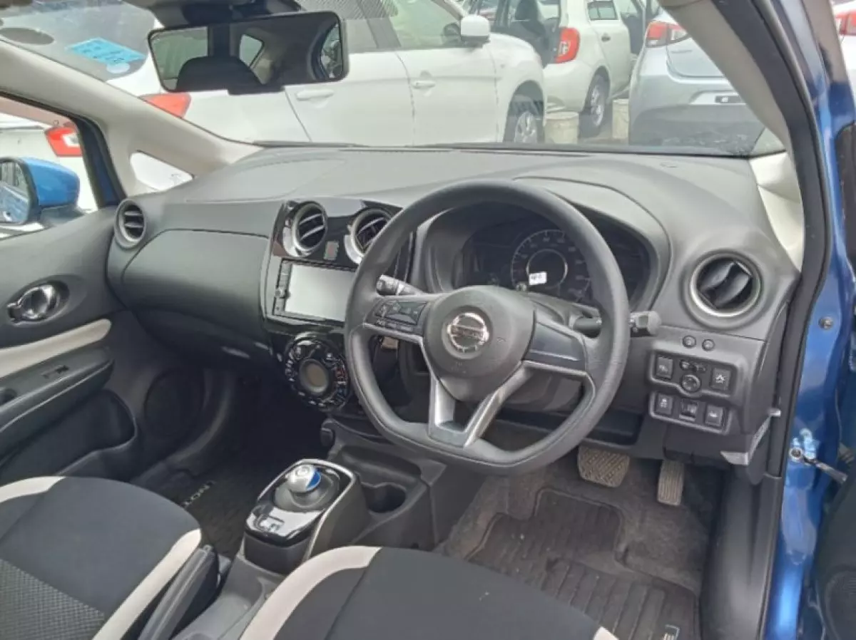interiorFront