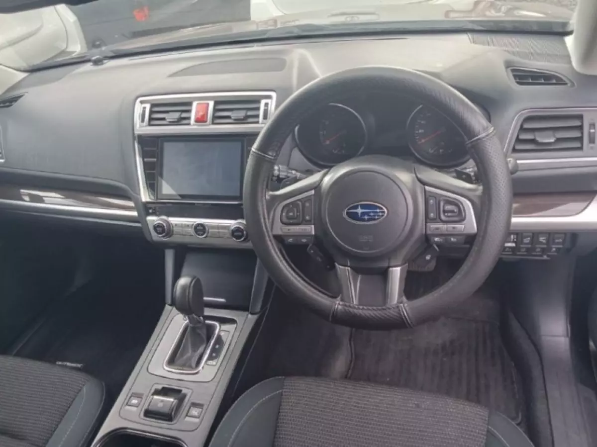 interiorFront