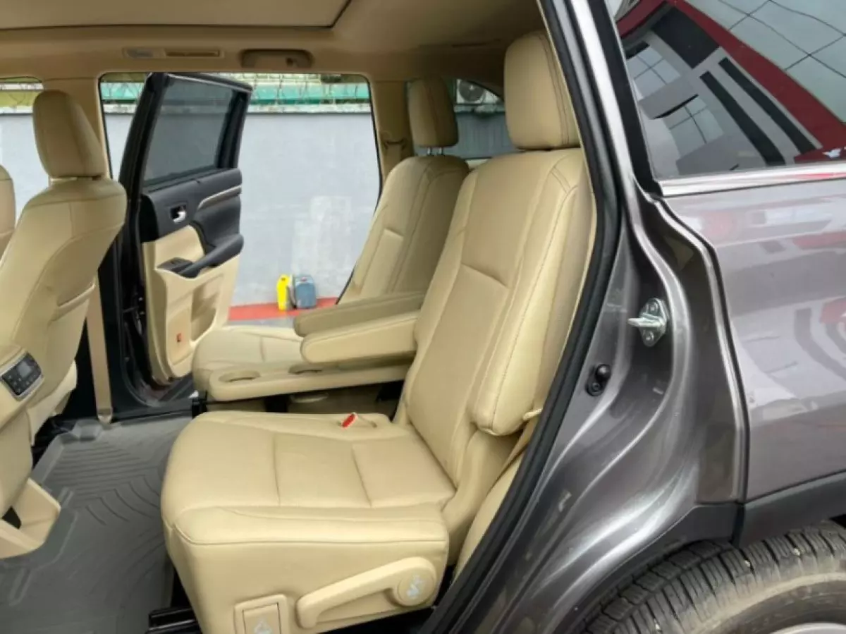 interiorBack