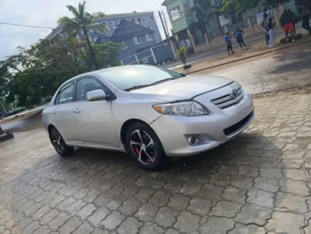 Toyota Corolla - 2009