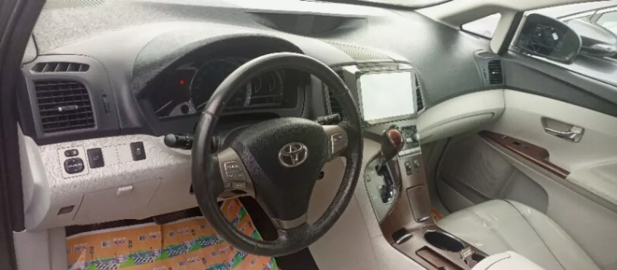 interiorFront