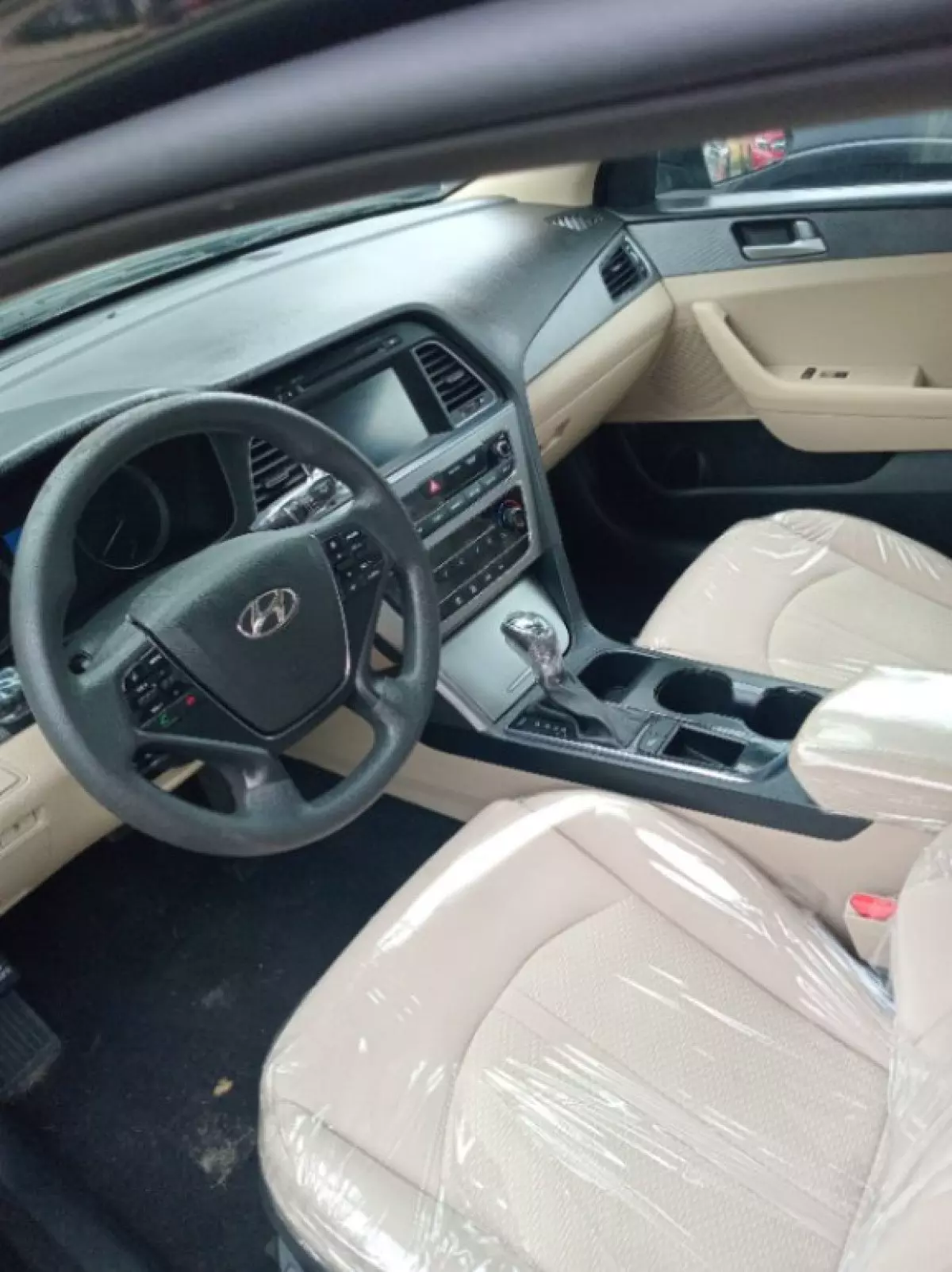 interiorFront