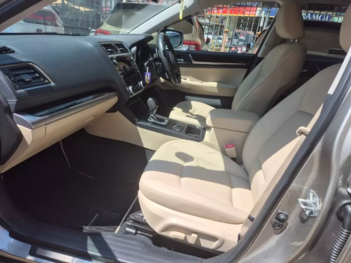interiorFront