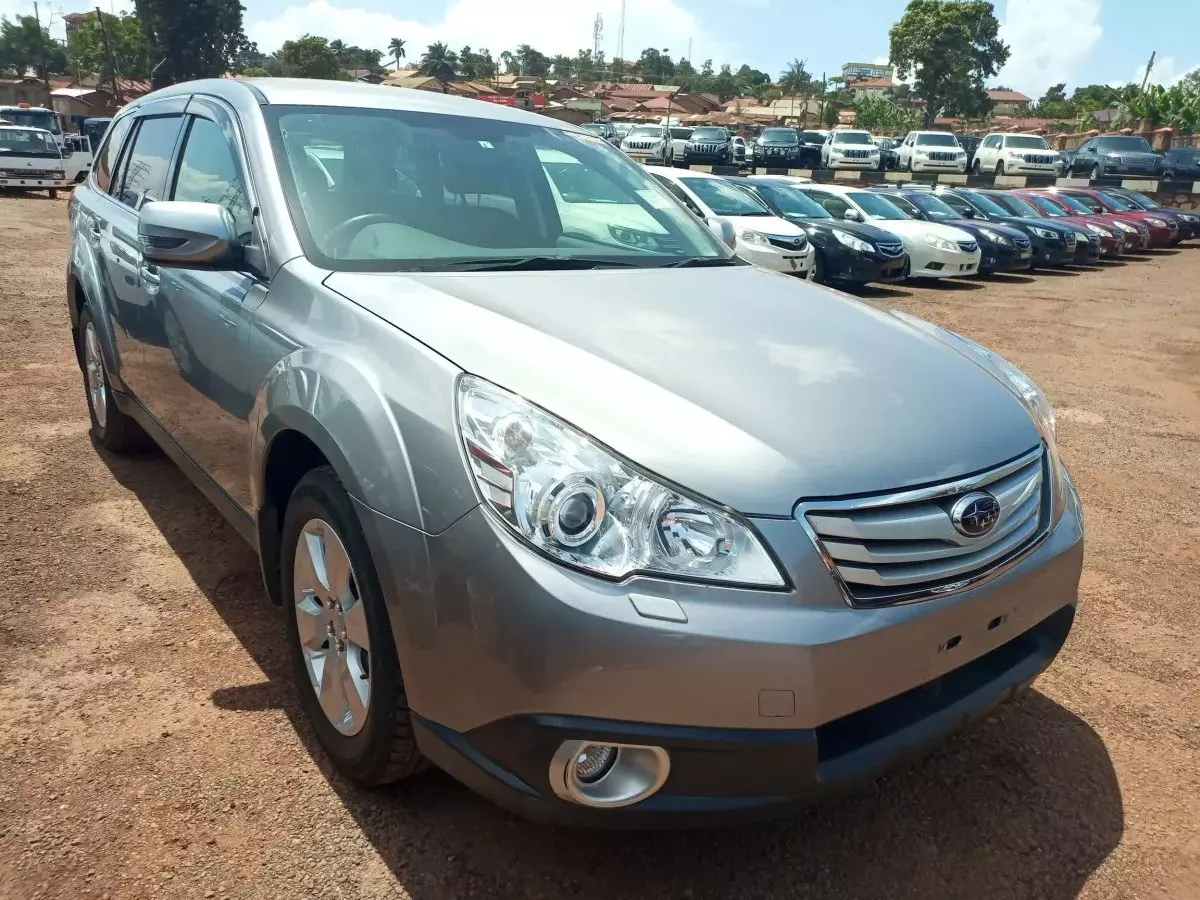 Subaru Outback - 2011
