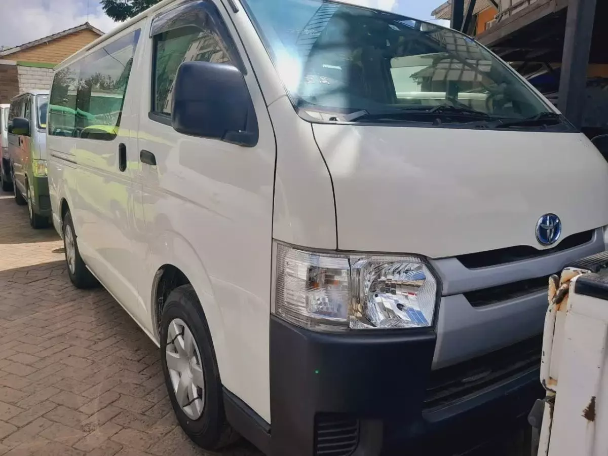 Toyota Hiace - 2015