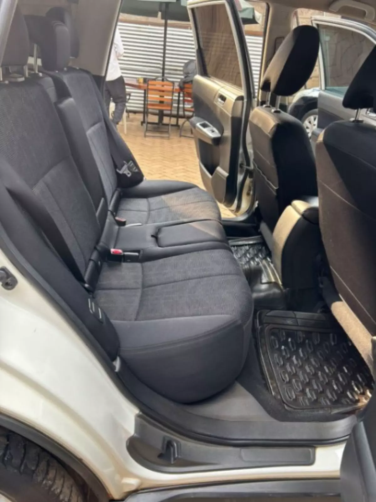 interiorBack