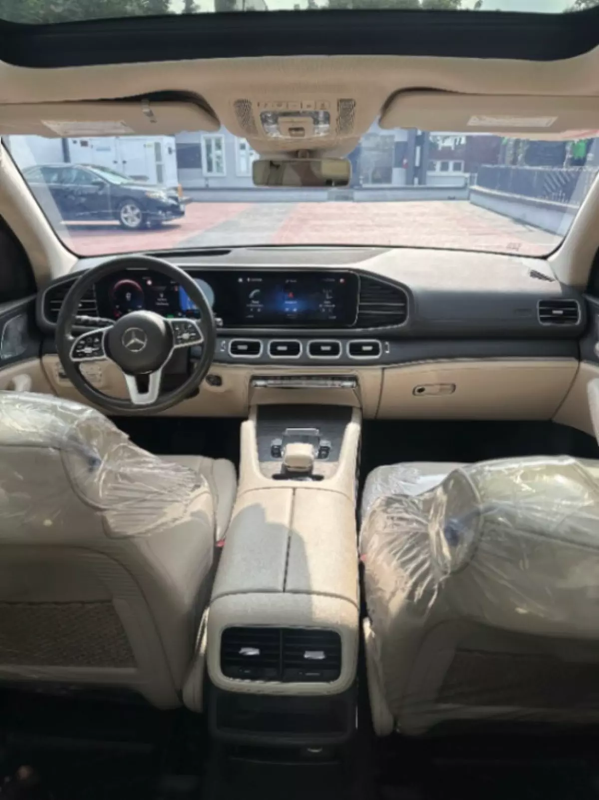 interiorFront
